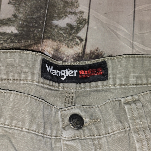 Moved To Booth - Picture 3 of 6